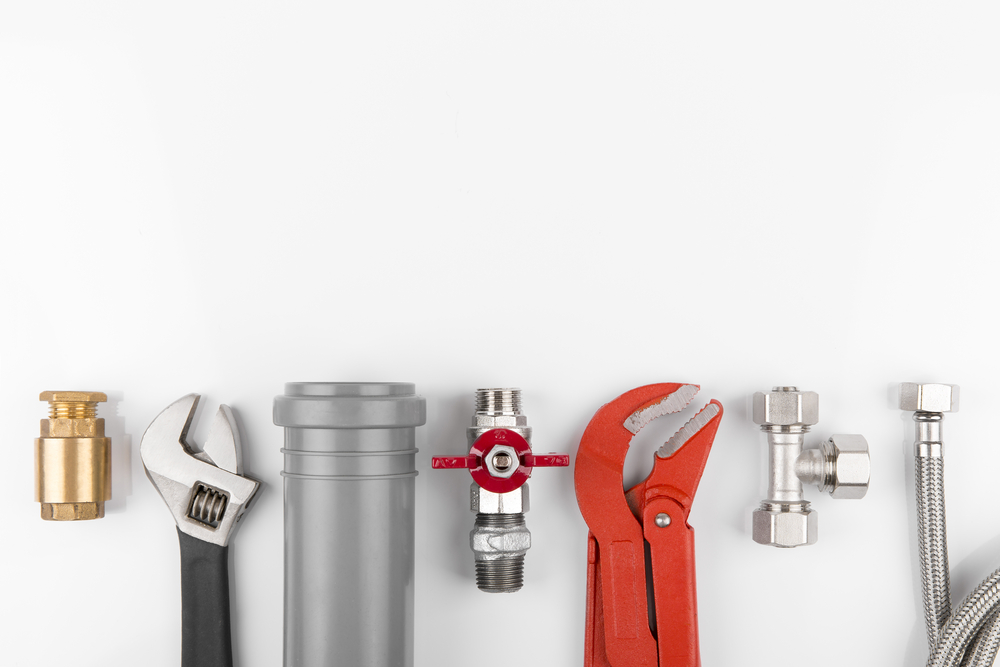 5 plumbing tools each home should have
